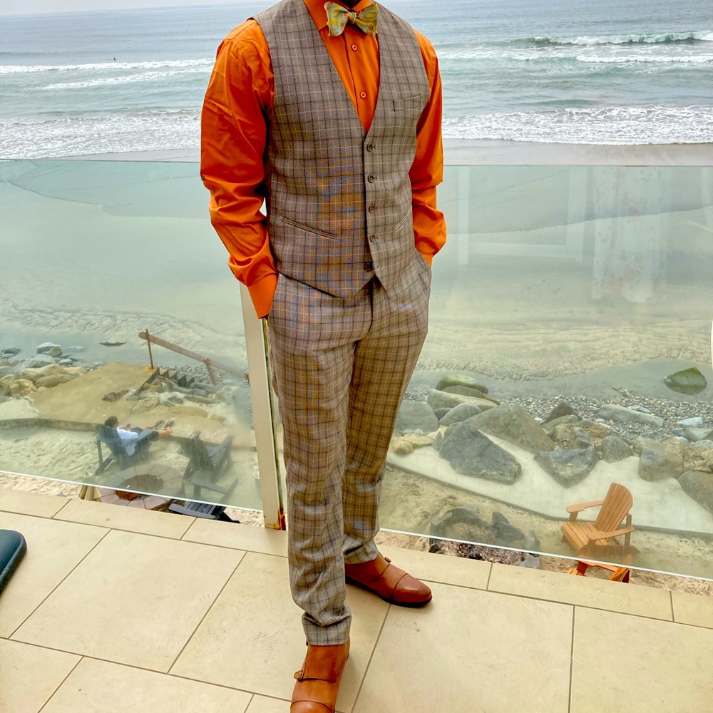Caravelli Tan Slimfit Suit Size 40R